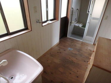 imgi_125_1917704629_373x280