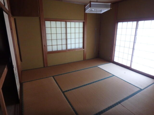 imgi_129_1917704687_640x480