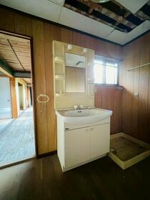 imgi_13_1915751068_210x280