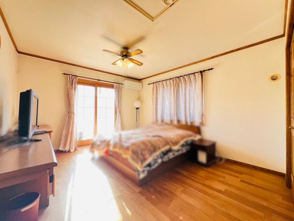 imgi_13_79118837_0032