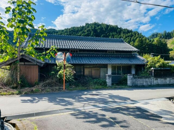 imgi_56_1915751040_640x480