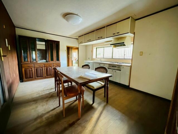 imgi_66_1915751072_640x480