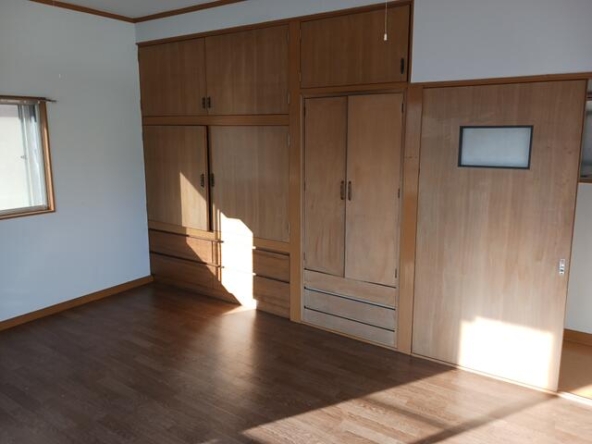 imgi_112_1932995791_640x480