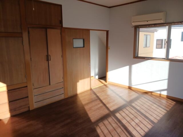 imgi_113_1932995812_640x480