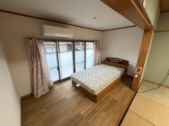 imgi_113_1934104906_640x480