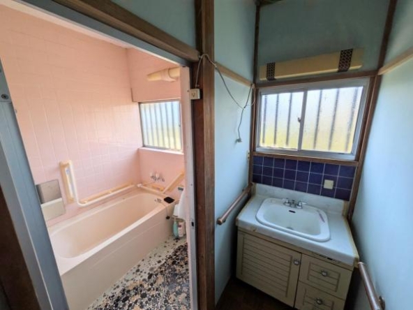 imgi_114_1906487552_600x450