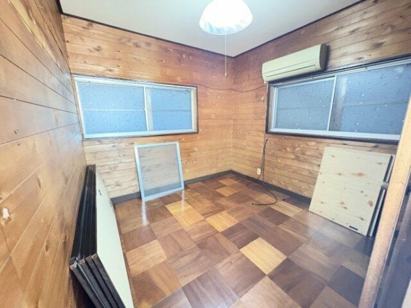 imgi_115_1968398151_640x480