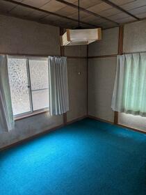 imgi_11_1975923178_210x280