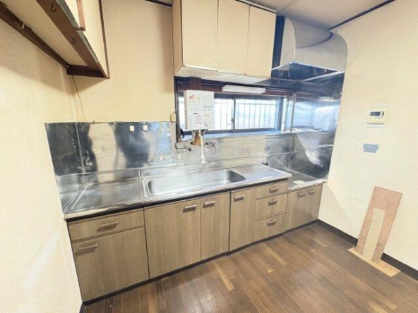 imgi_121_1968398242_640x480