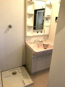 imgi_15_1814248983_210x280