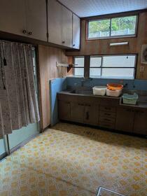 imgi_18_1975923118_210x280