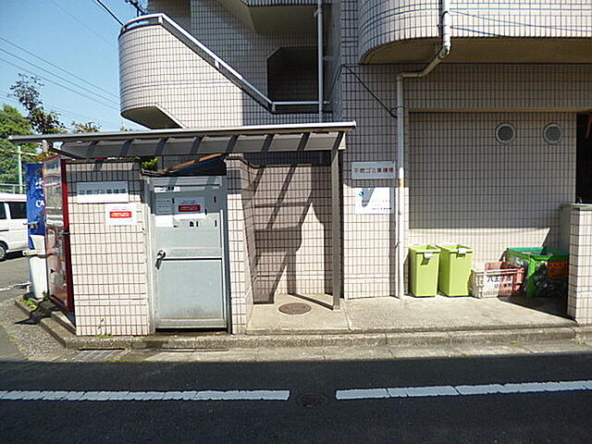 imgi_18_cbfeb5139fd92c8fb527064523391359