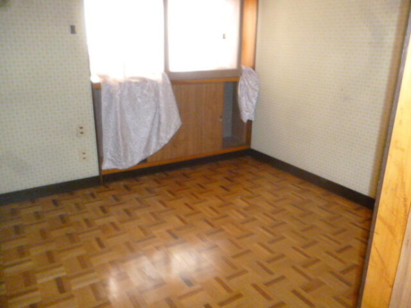 imgi_46_1955929909_640x480