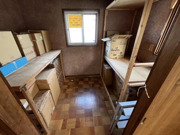 imgi_59_1924289832_640x480