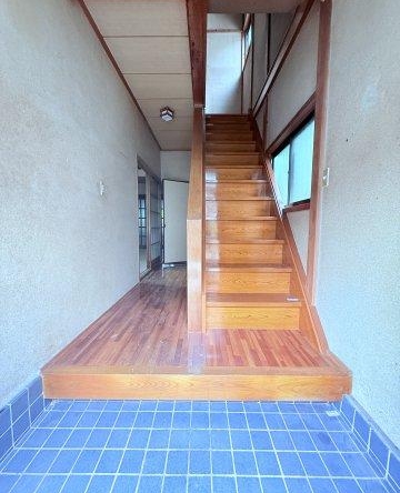 imgi_5_20562244_0003