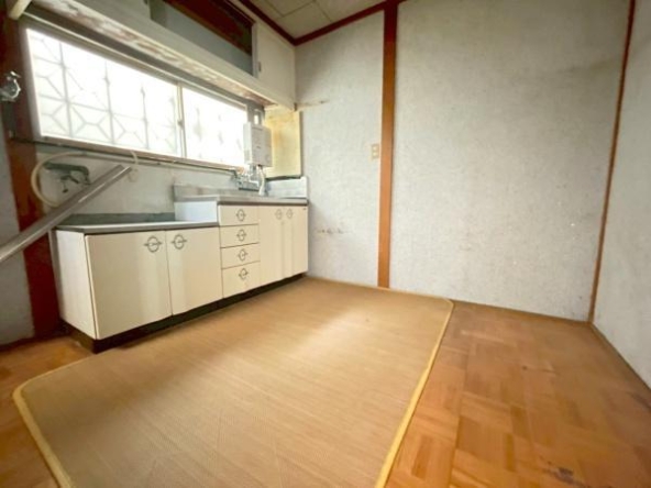 imgi_5_77778797_0003