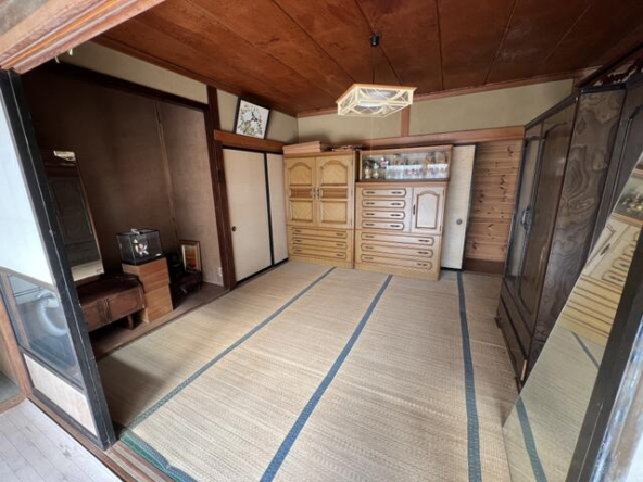 imgi_61_1954085520_640x480