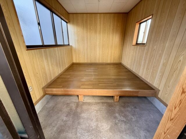 imgi_62_1835583835_640x480