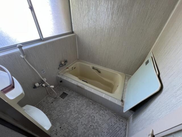 imgi_64_1954085820_640x480