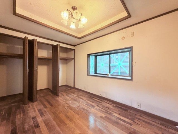 imgi_8_20562244_0007