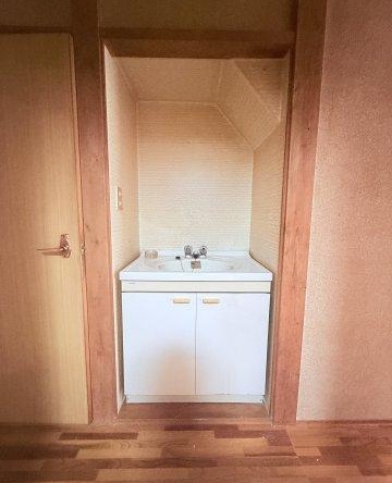 imgi_9_20562244_0009