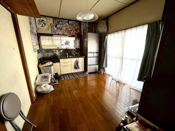 imgi_103_1982537111_640x480
