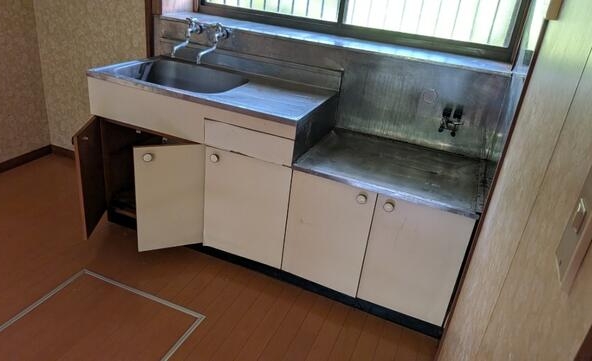imgi_103_1989028856_640x361