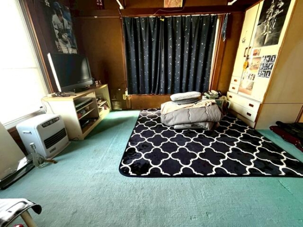 imgi_104_1982537116_640x480