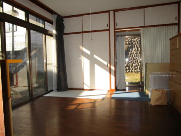 imgi_114_1962589002_640x480