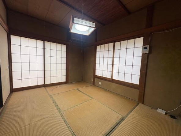 imgi_8_77834605_0004