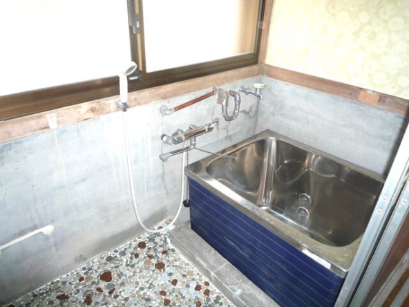 imgi_102_1977970188_640x480