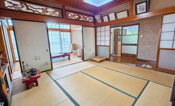 imgi_105_1880944534_640x360