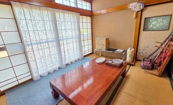 imgi_106_1880944541_640x360