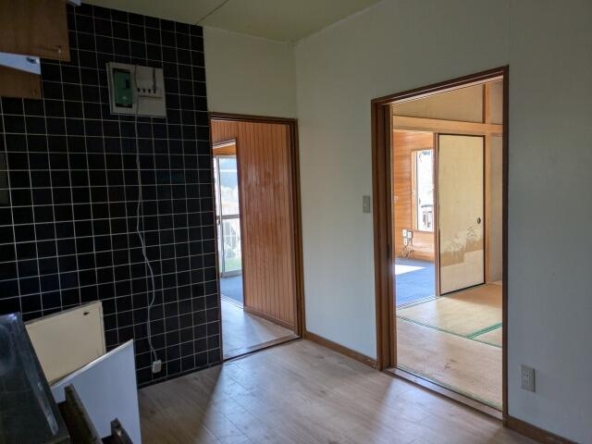 imgi_114_1891859247_640x480