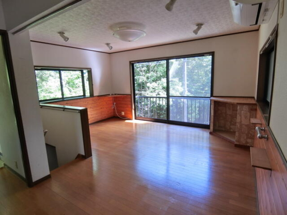 imgi_54_1994545131_640x480