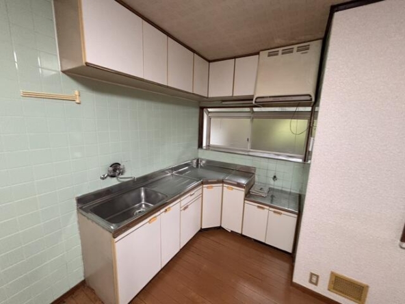 imgi_60_1995649840_640x480