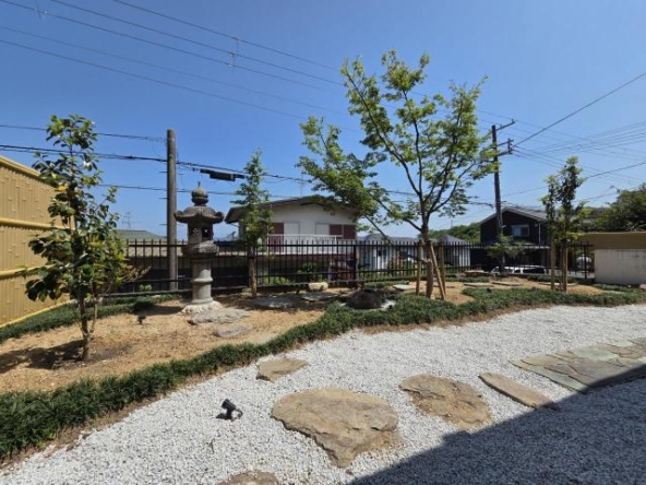 imgi_109_1994647937_640x480