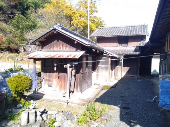 imgi_111_1929674489_640x480