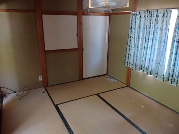 imgi_115_1929674385_640x480