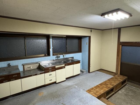 imgi_119_1790015836_640x480