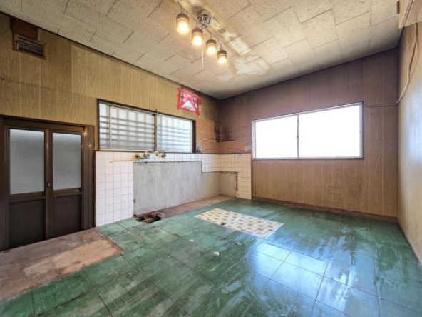 imgi_119_1994647925_640x480