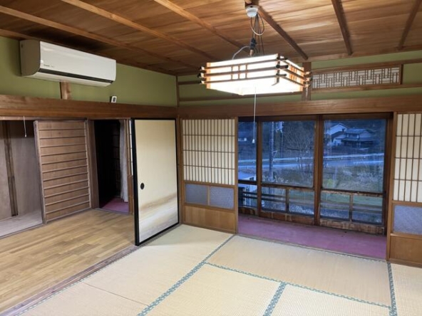 imgi_120_1808671095_640x480