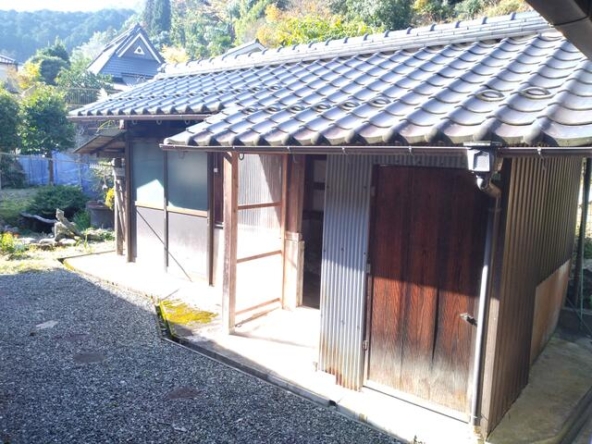 imgi_123_1930751697_640x480
