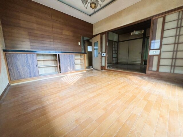 imgi_51_1958210319_640x480