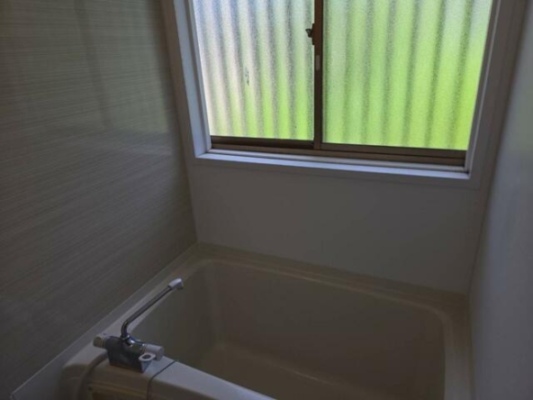 imgi_100_2006744904_640x480