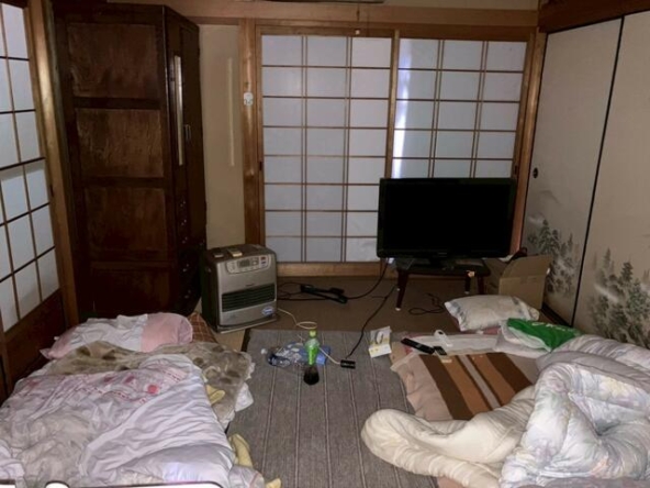 imgi_102_1951961950_640x480