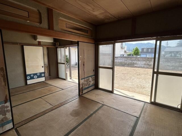 imgi_104_1893033554_640x480
