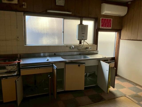 imgi_106_1951961512_640x480