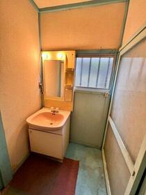 imgi_12_1970043284_210x280