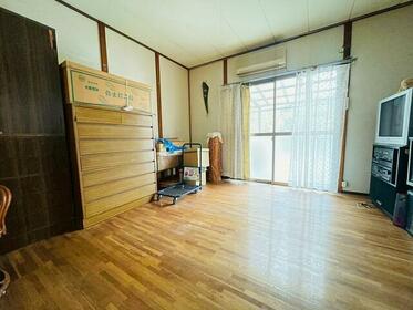 imgi_60_1957144813_373x280
